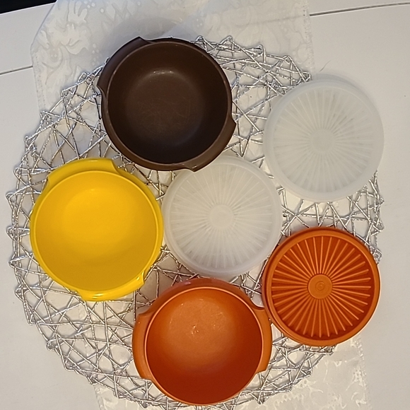 Vintage Tupperware 3 Small Serving Bowls with lids - Picture 2 of 4